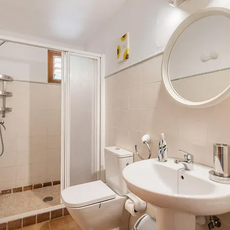 Pont Roma With Pool, Mountain Views & Aircon Casa vacanze