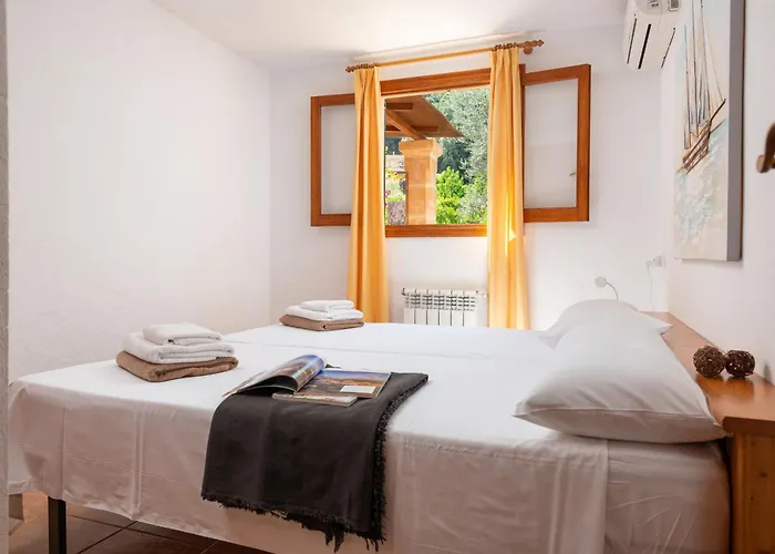 Holiday home Pont Roma With Pool, Mountain Views & Aircon Pollenca