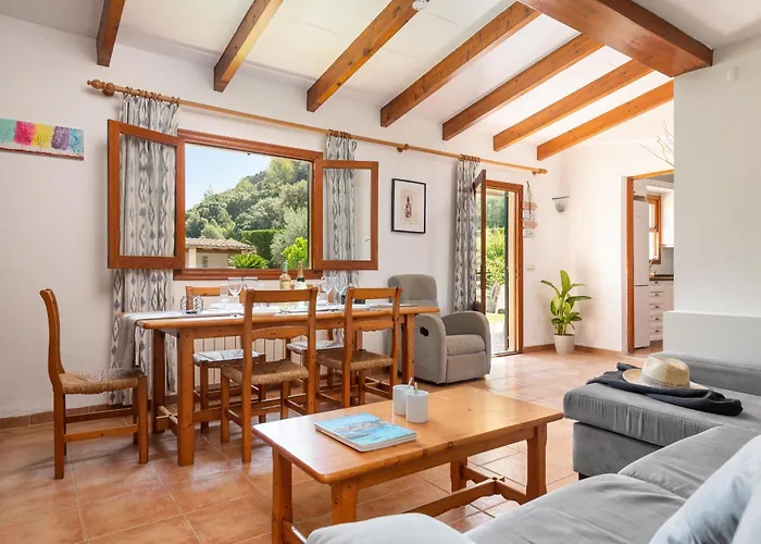 Pont Roma With Pool, Mountain Views & Aircon Holiday home *